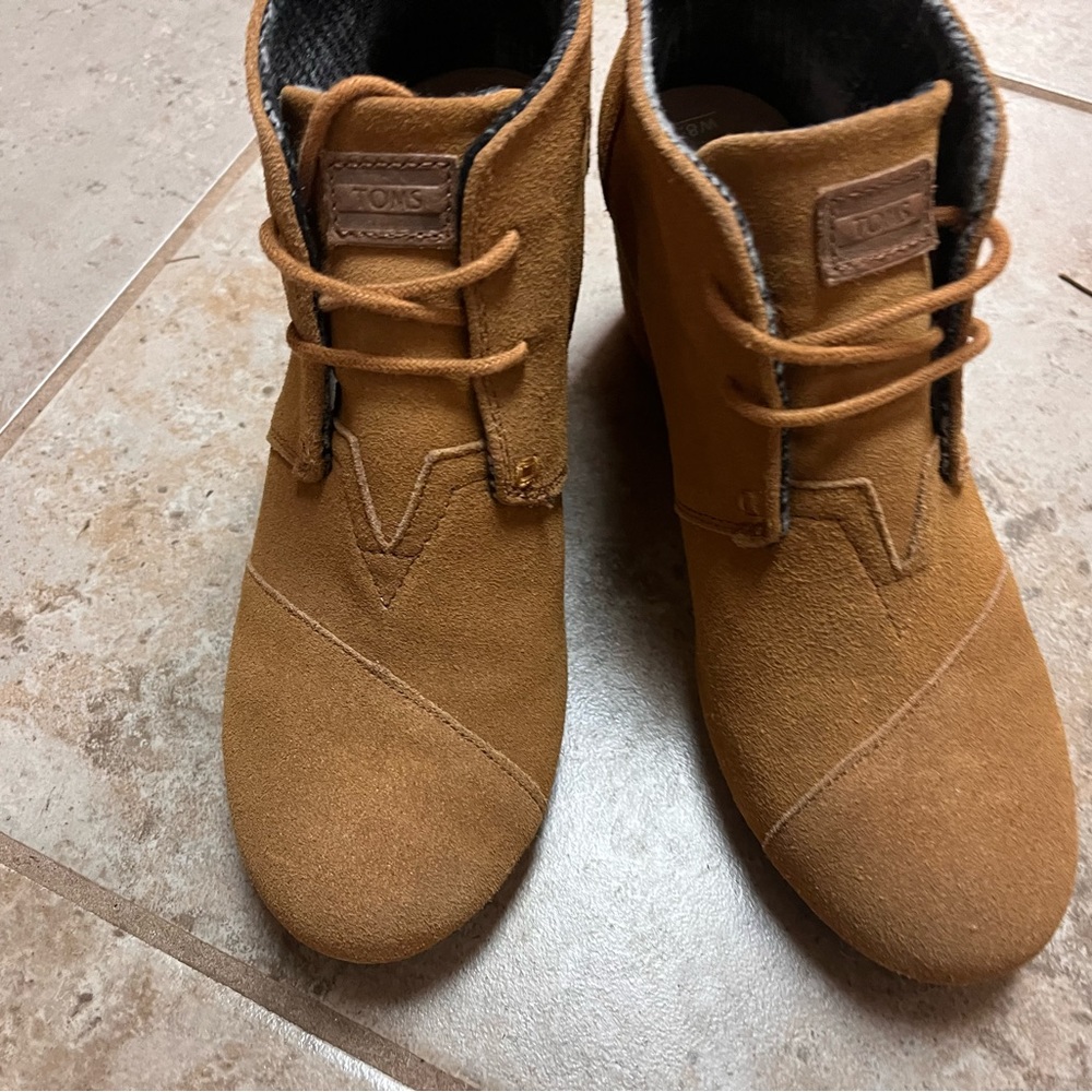 Tim’s wedge booties size 8.5